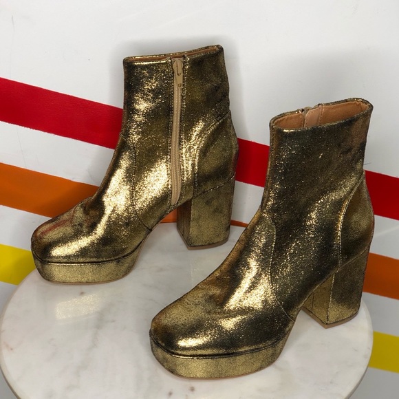 urban outfitters platform boots